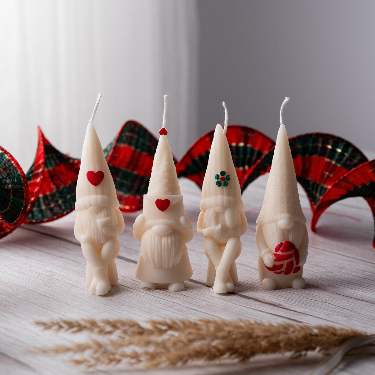 Mini Mini Cute Santa Candle Set of 4! Faceless Dwarf !
