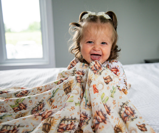 Highland Cow Cowboy Swaddle/Mousseline de Bambou Vache Highland Cowboy