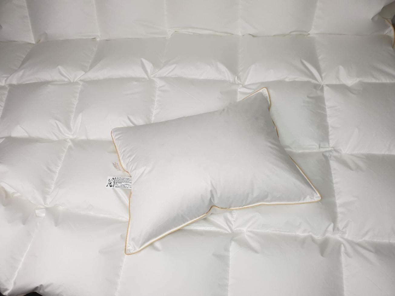 Lightest down pillow from Hungary