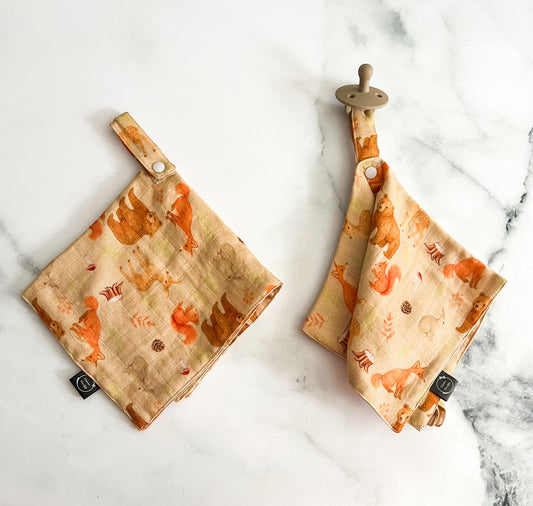 Attache-suce Les Copains des Bois en Mousseline de Bambou/Forest Friends Pacifier Clip