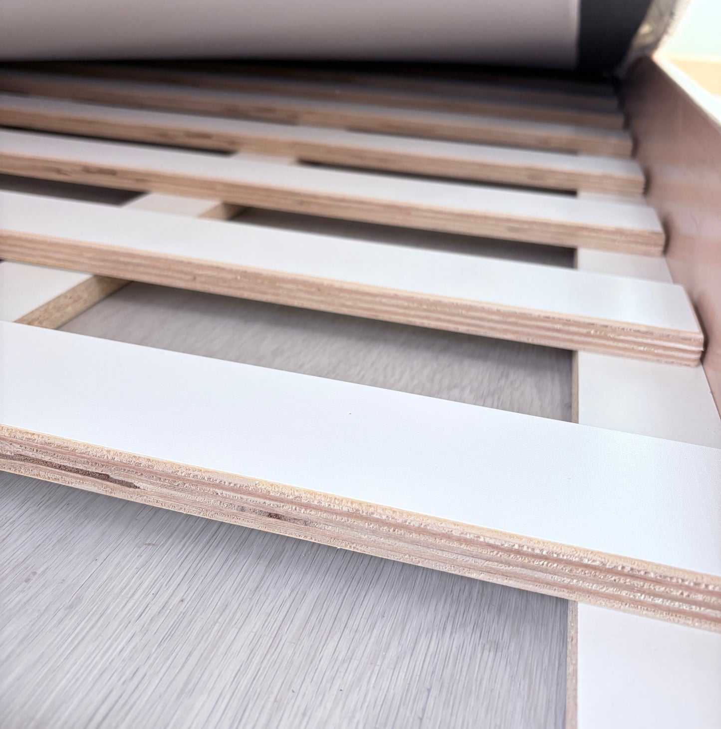 APPLE TWIN - Montessori Floor Bed with Rails & Shelves