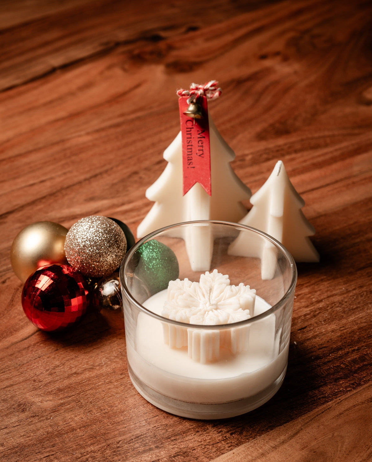 Snowflake Glow: Winter Candle in Glass Jar