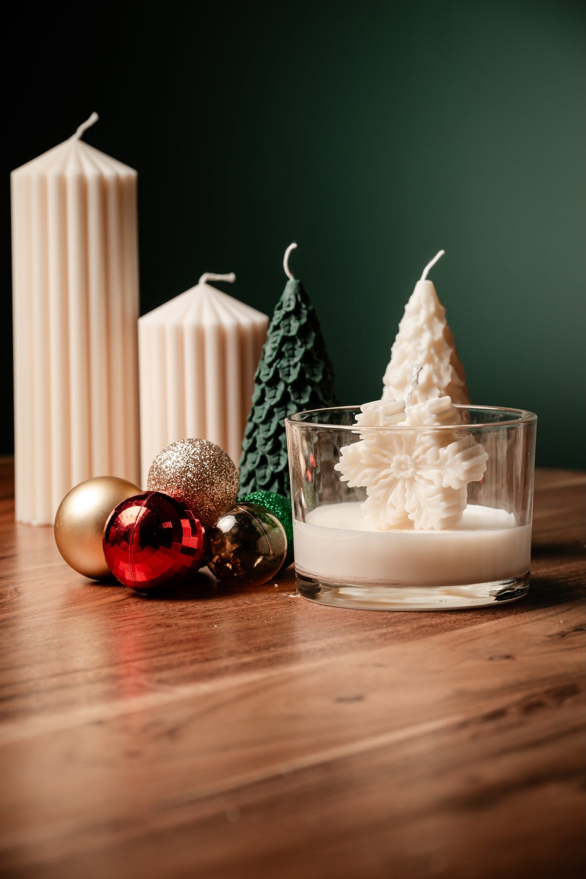 Snowflake Glow: Winter Candle in Glass Jar