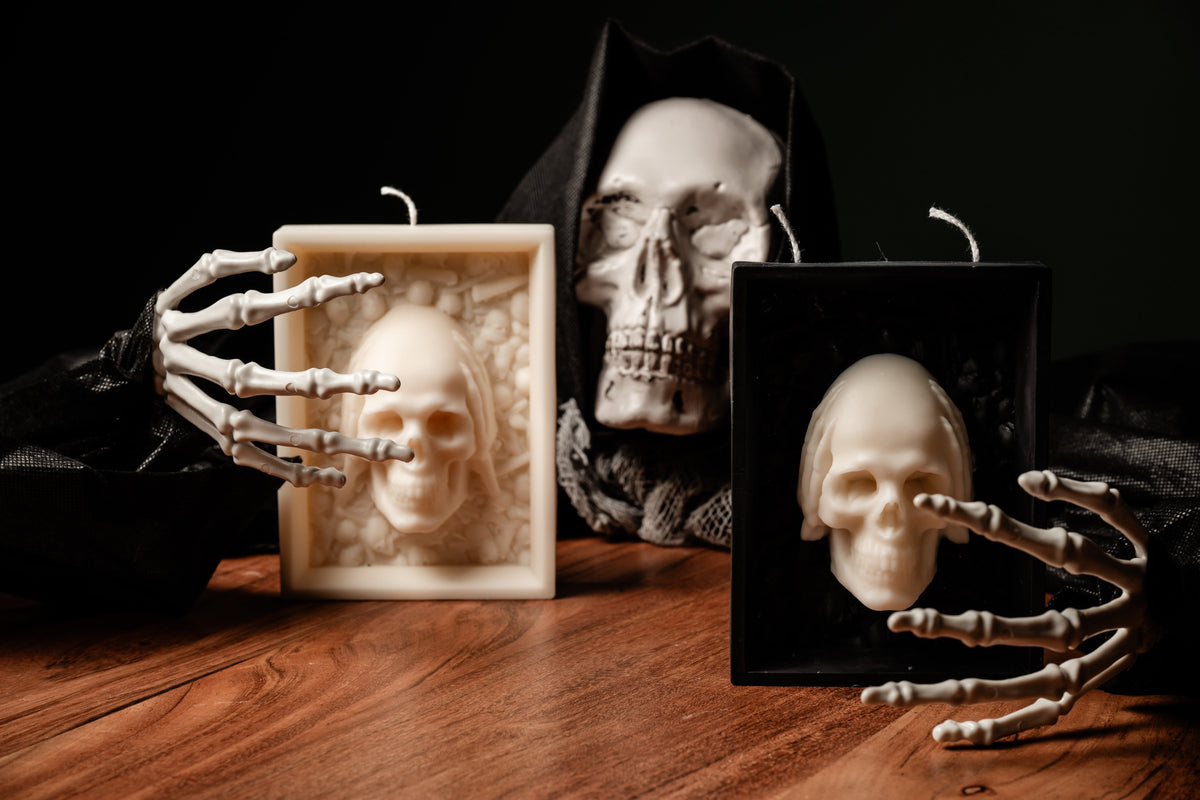 Skull-Inspired Photo Frame Candle - Halloween
