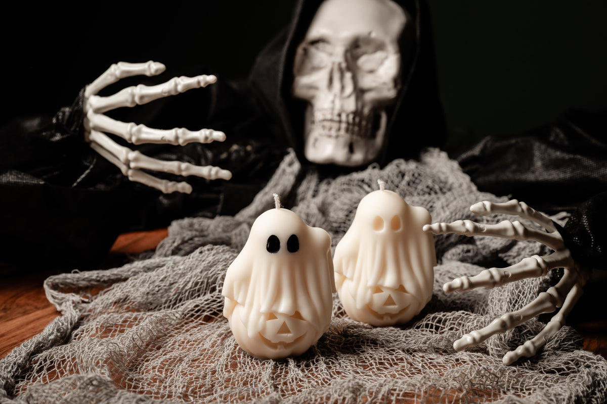 Pumpkin Ghost Candle Spectral Charm: Pumpkin Ghost Soy Wax Candle