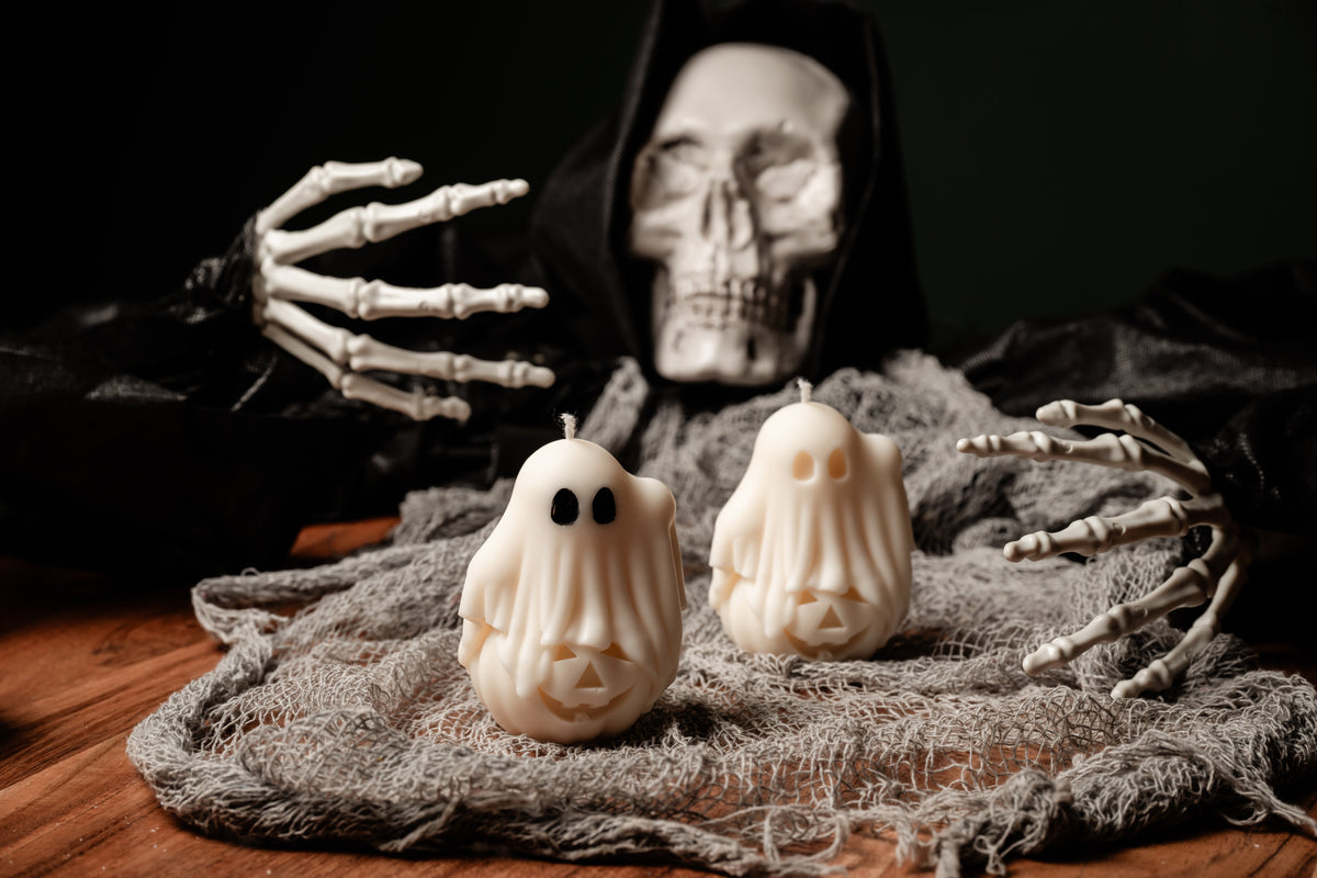 Pumpkin Ghost Candle Spectral Charm: Pumpkin Ghost Soy Wax Candle