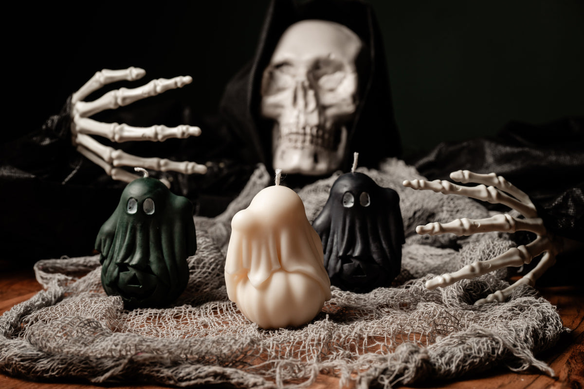 Pumpkin Ghost Candle Spectral Charm: Pumpkin Ghost Soy Wax Candle