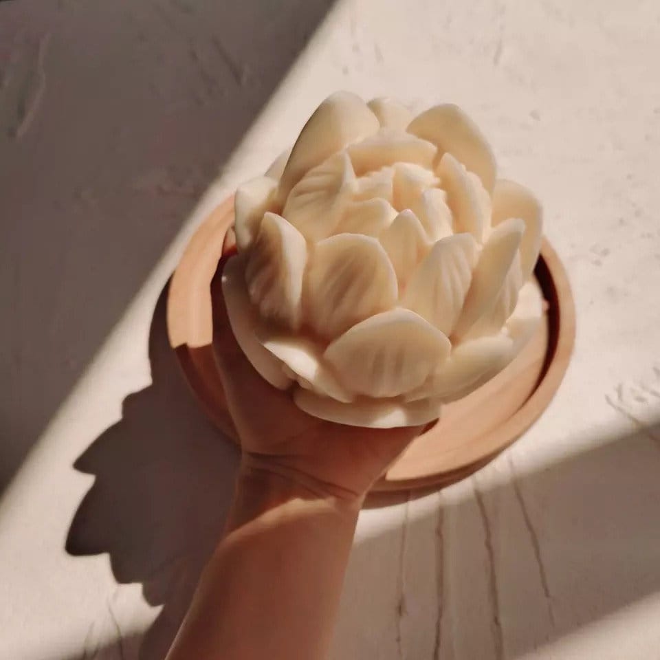 Lotus Candle