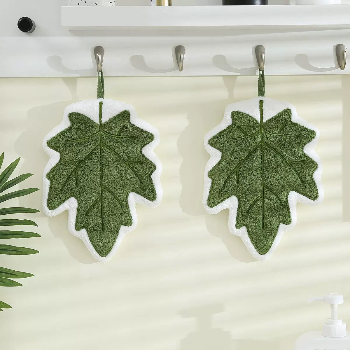 Set of 3 Modern Leaf Hanging Hand Towel